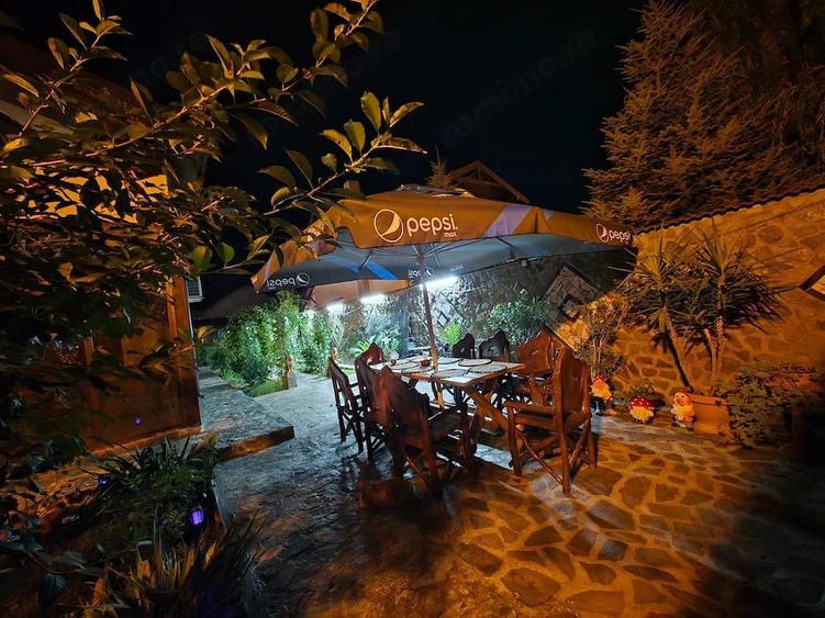 Casă cu 6 camere cu Teren 560 Mp în Central