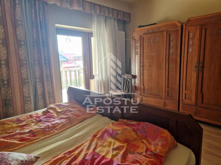 Casă individuală cu 17 camere cu Canalizare în Pârneava