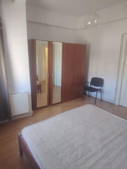 Apartament cu 3 camere semidecomandat în Pache Protopopescu