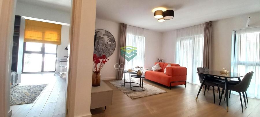 Apartament cu 3 camere semidecomandat în P-ta Presei Libere