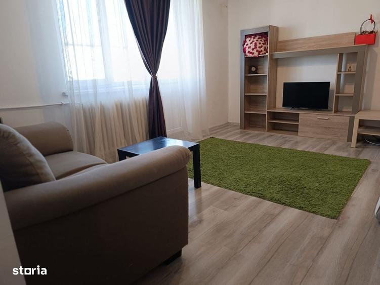 Apartament cu 2 camere decomandat în Rovine