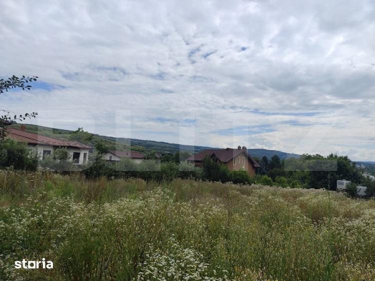 Casă cu 4 camere cu Teren 2850 Mp în Bucium