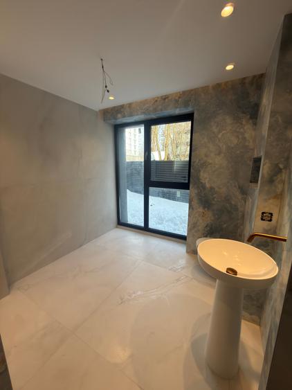 Duplex cu 4 camere cu Canalizare în Sisești