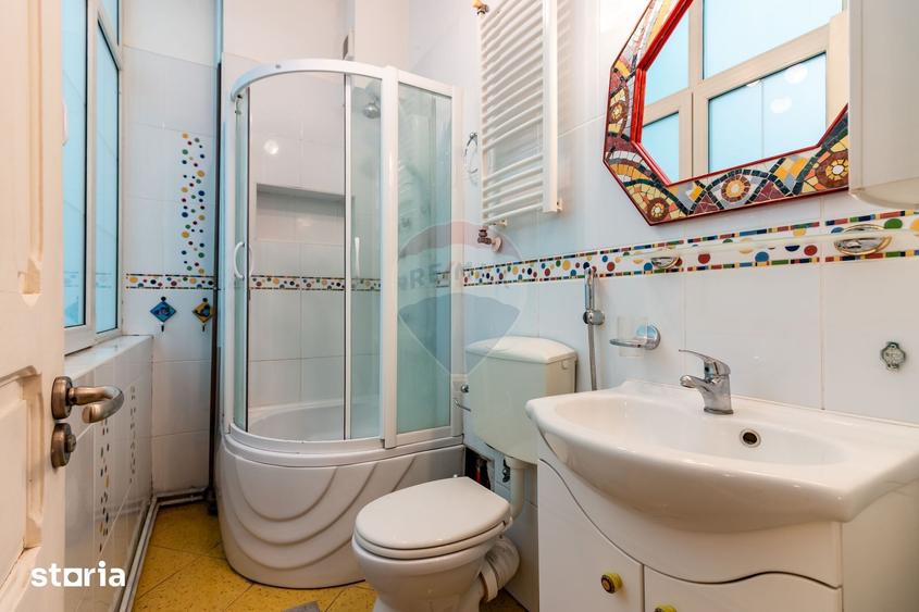 Apartament cu 4 camere, mobilat în Romană