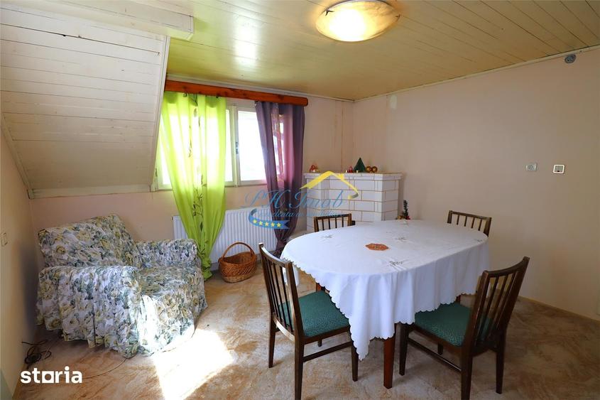 Casă cu 7 camere cu Teren 463 Mp în Central