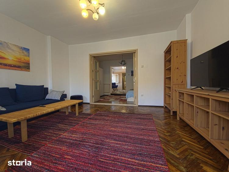 Apartament cu 3 camere semidecomandat în Central