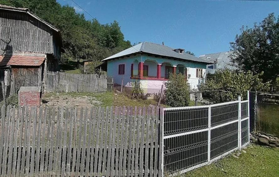Casă cu 3 camere cu Teren 3410 Mp în Aluniș