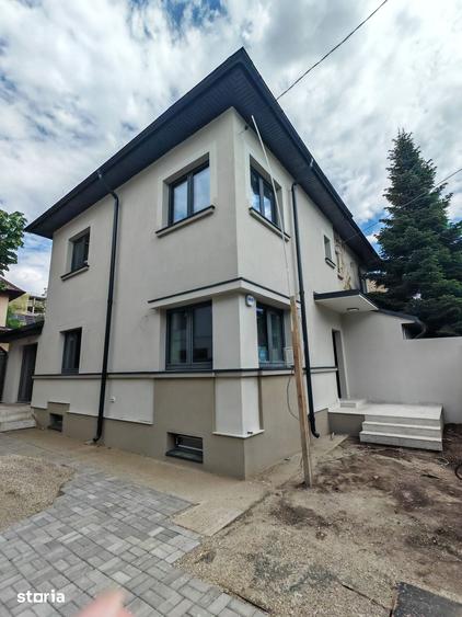 Casă cu 5 camere cu Teren 209 Mp în Tei