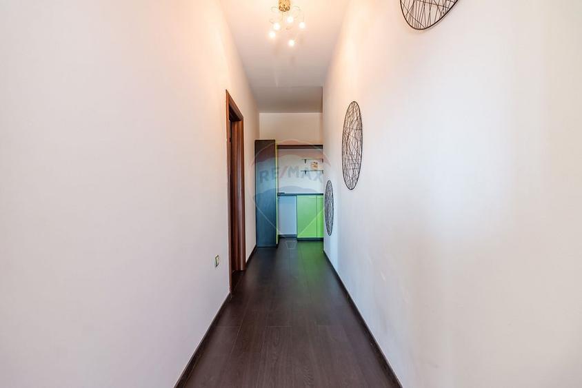 Apartament cu 3 camere decomandat în Jiului