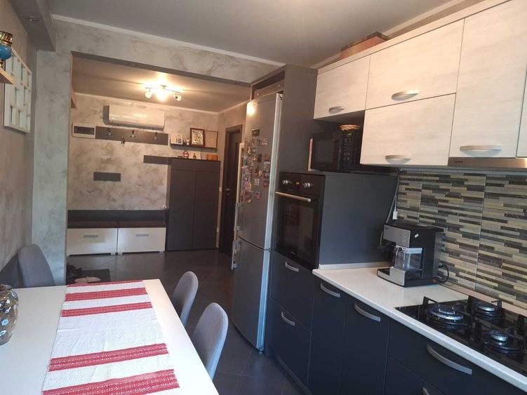 Apartament cu 3 camere decomandat în Gară
