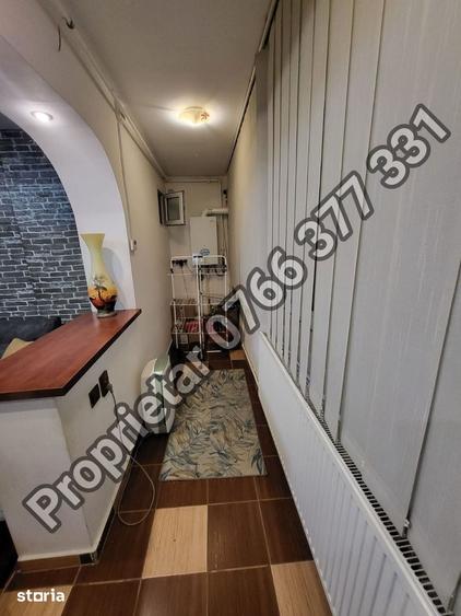 Apartament cu 3 camere semidecomandat în Titan