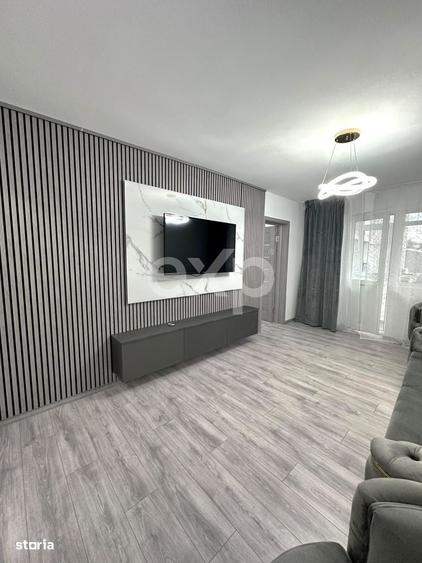 Apartament cu 3 camere în Micro 8
