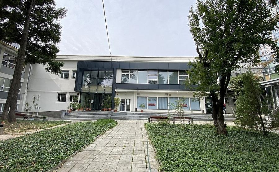 Spațiu comercial, de 16,000 mp, în Domenii