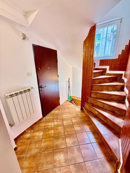 Duplex cu 4 camere cu Teren 100 Mp în Unirii