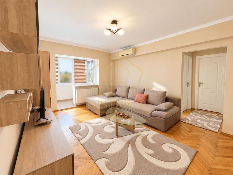Apartament cu 2 camere semidecomandat, mobilat în Central