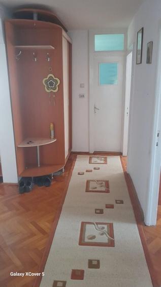 Apartament cu 3 camere decomandat în Aradului