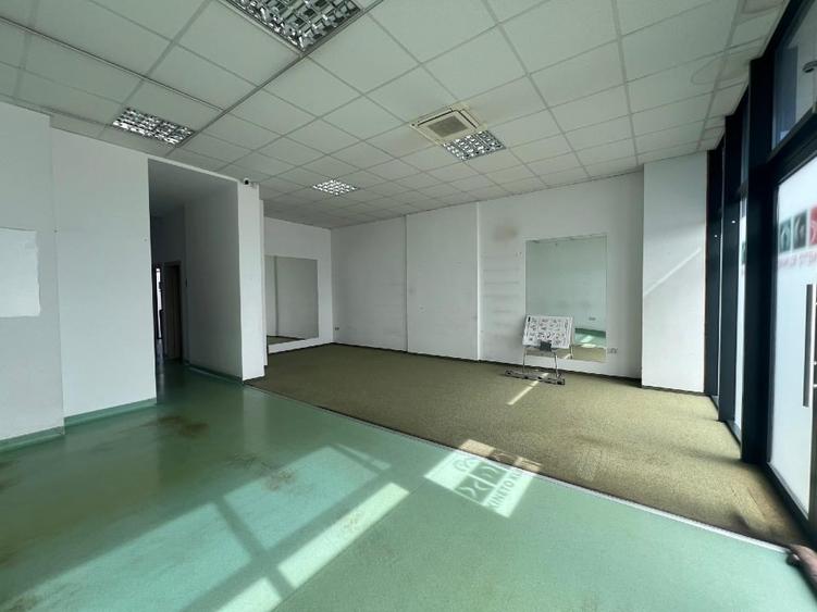 Spațiu comercial, de 150 mp, în Braytim