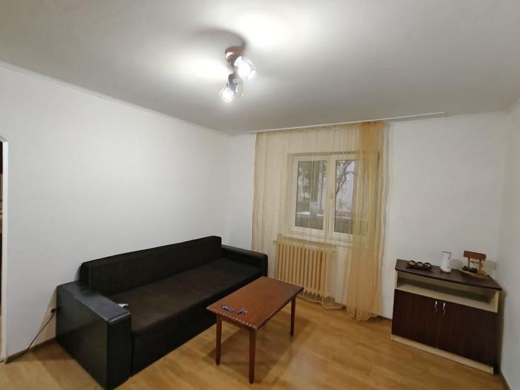 Apartament semidecomandat în Berceni