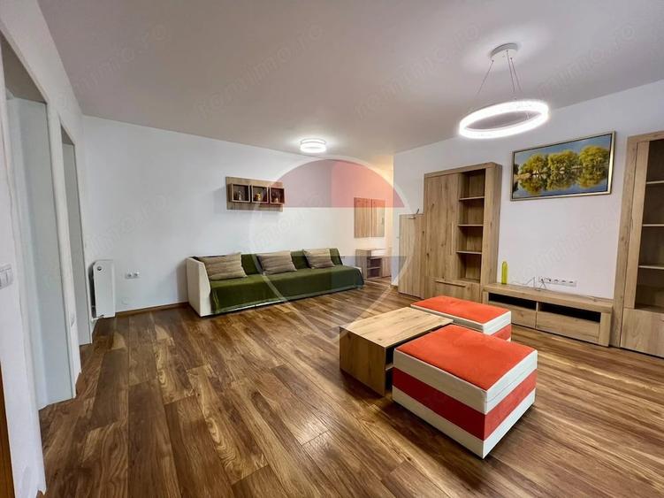 Apartament cu 3 camere semidecomandat în Piața Cluj