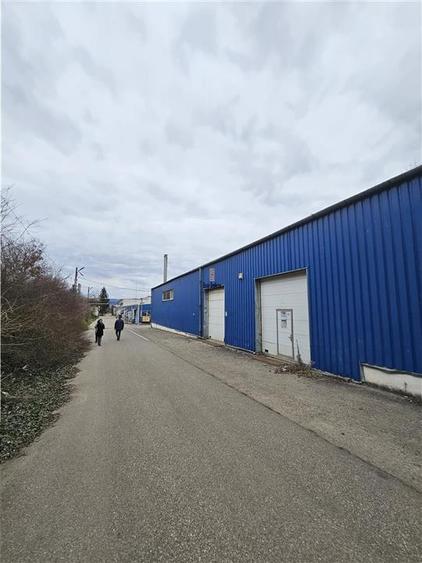 Spațiu industrial, de 600 mp, în Periferie