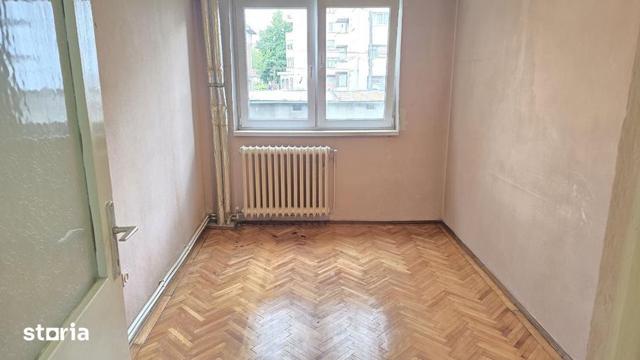 Apartament cu 2 camere decomandat în Gojdu