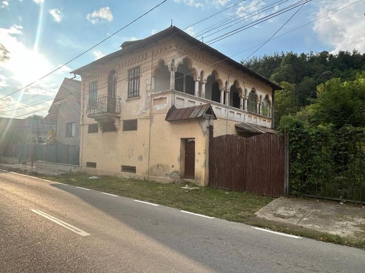 Casă individuală cu 7 camere cu Canalizare în Bezdead