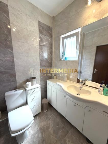 Apartament cu 3 camere decomandat, mobilat în Ultracentral
