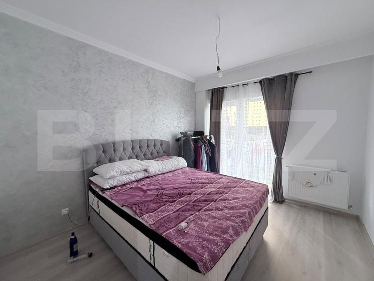 Apartament cu 3 camere semidecomandat, mobilat în Florești