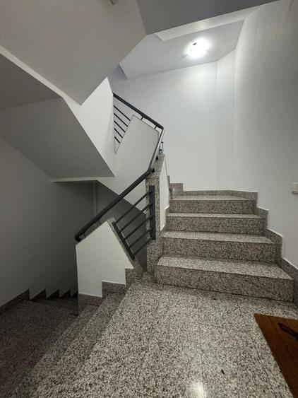 Apartament cu 3 camere decomandat în Aviatorilor