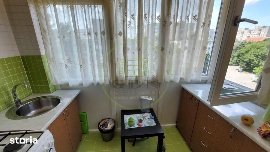 Apartament cu 2 camere decomandat în Craiovița Nouă