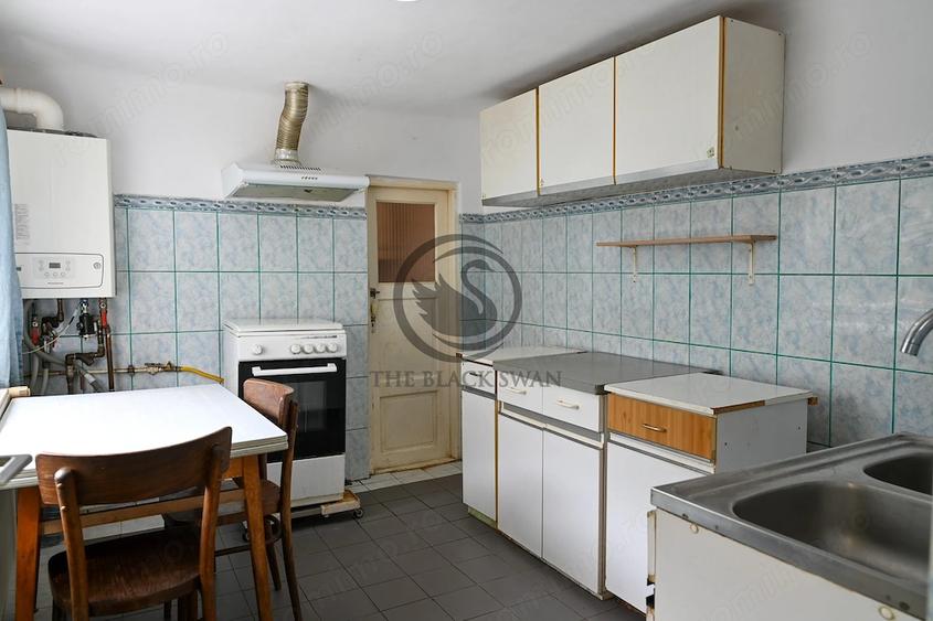 Casă cu 3 camere cu Canalizare în Mihai Bravu
