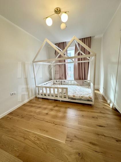 Apartament cu 3 camere semidecomandat, mobilat în Borhanci