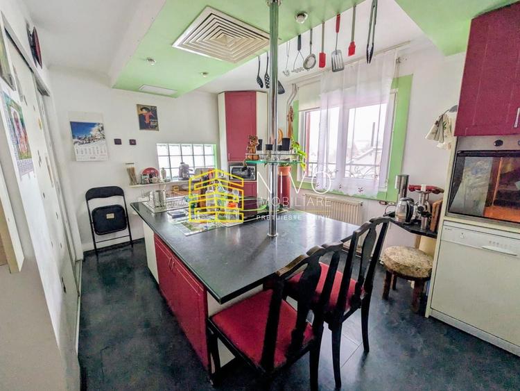Casă individuală cu 11 camere cu Piscina în Platou