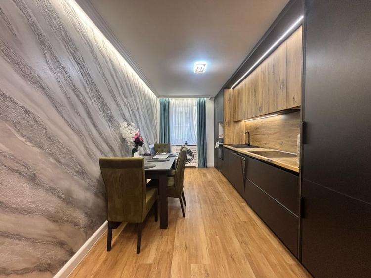 Apartament cu 3 camere decomandat, mobilat în Independenței