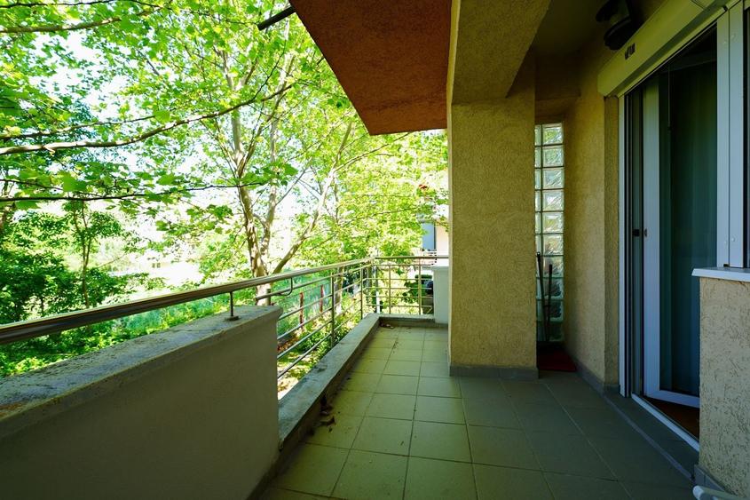 Apartament cu 3 camere, mobilat în Băneasa