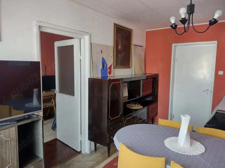 Apartament cu 4 camere decomandat în Săsar