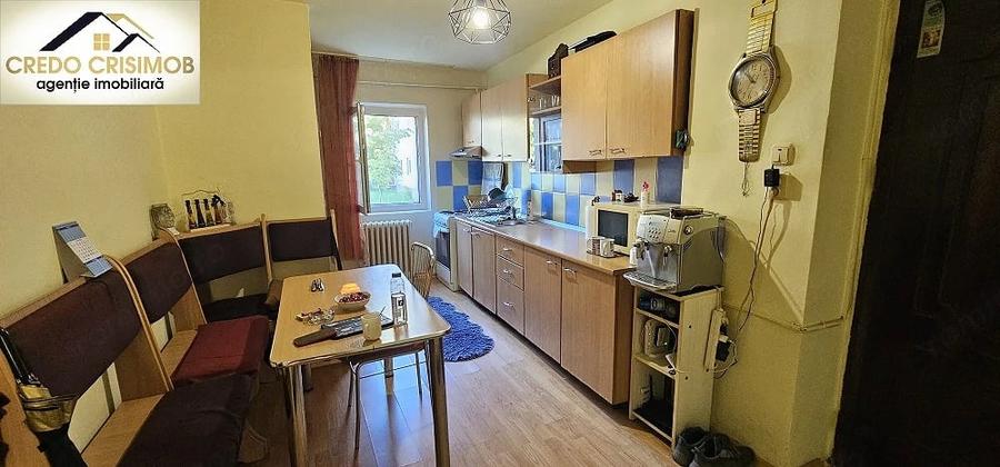 Apartament cu 3 camere decomandat în Micro IV