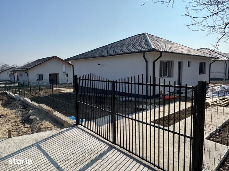 Casă cu 3 camere cu Teren 700 Mp în Mihăești