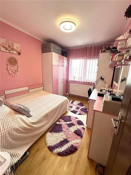 Apartament cu 3 camere semidecomandat, mobilat în Inel I