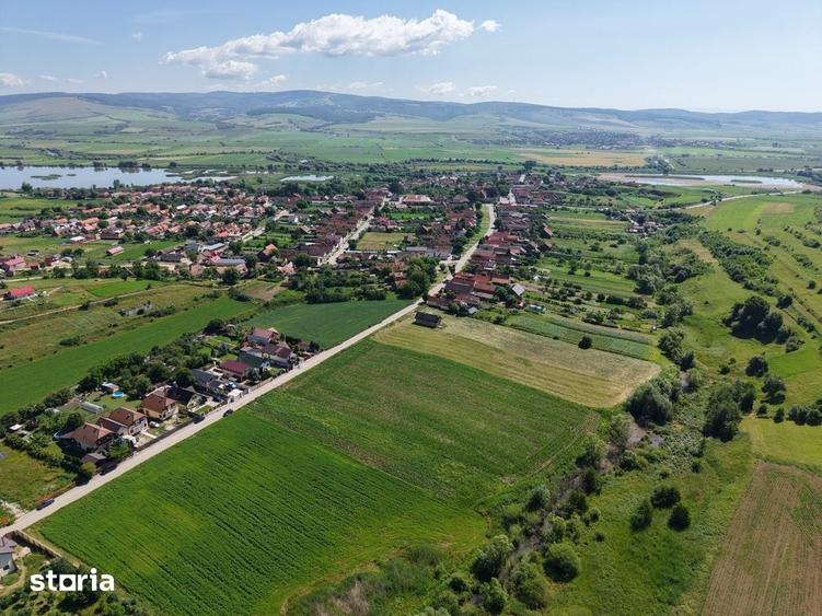 Teren de 10000 mp, în Feldioara