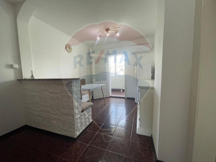 Apartament cu 2 camere decomandat în Decebal