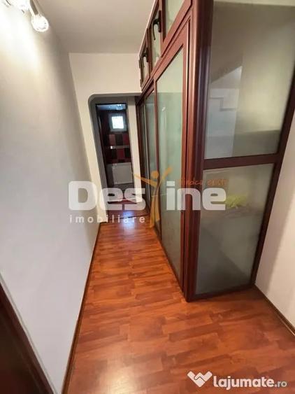 Apartament cu 4 camere decomandat în Central