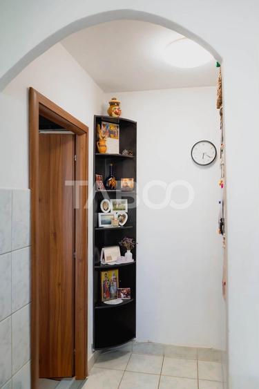 Apartament cu 2 camere semidecomandat, mobilat în Gheorgheni