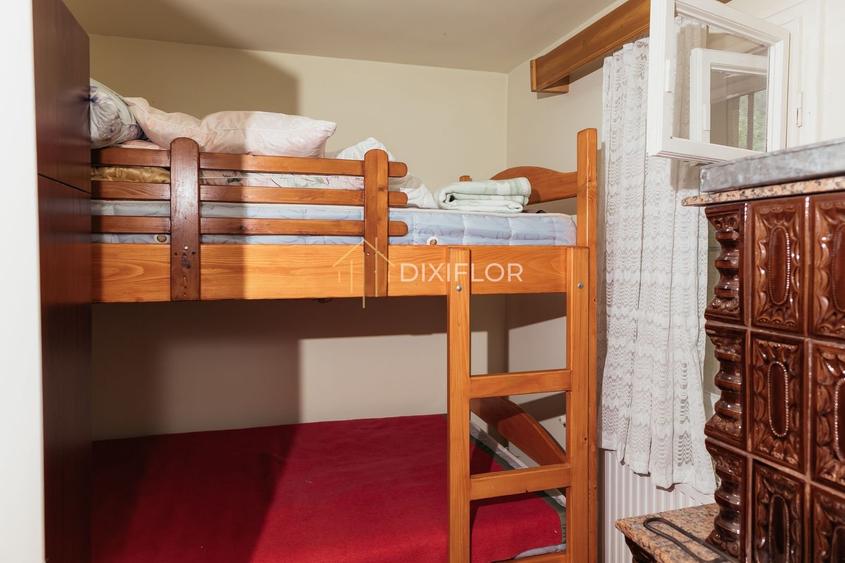 Casă individuală cu 7 camere cu Garaj în Stânceni