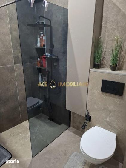 Casă cu 6 camere cu Teren 500 Mp în Tei