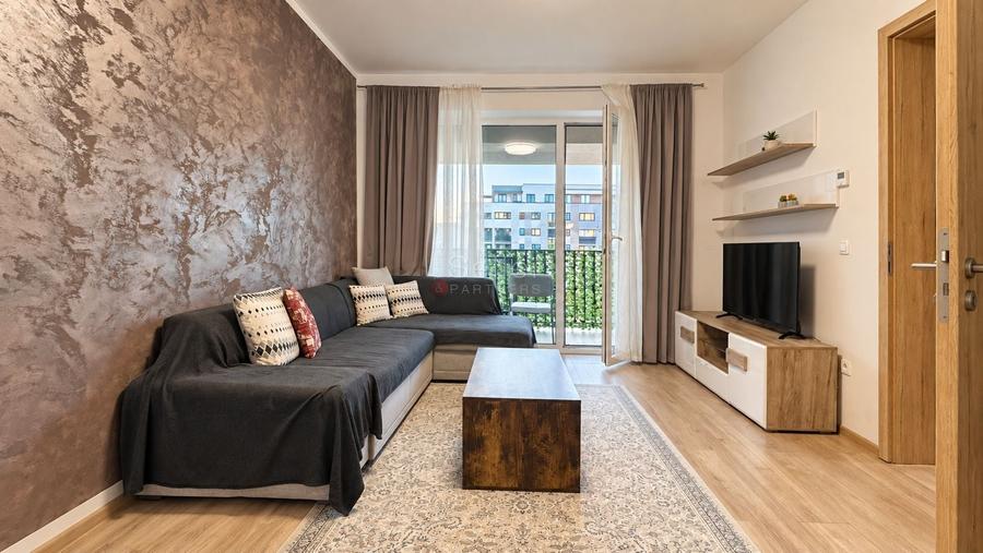 Apartament cu 2 camere decomandat, mobilat în Tractorul