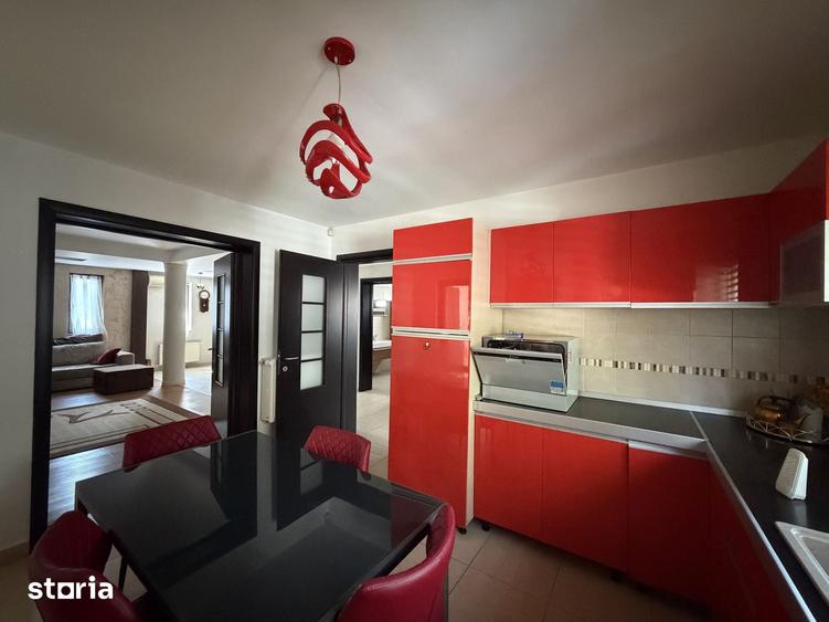 Casă cu 5 camere cu Teren 355 Mp în Central