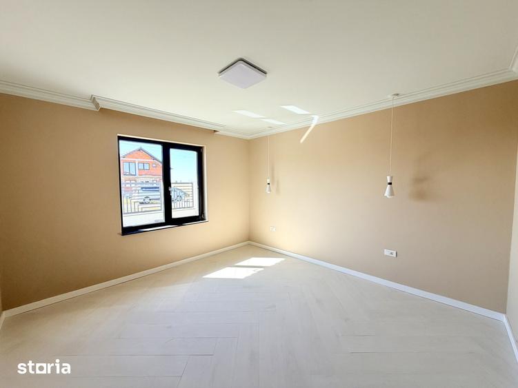 Casă cu 2 camere cu Teren 300 Mp în Zimandu Nou