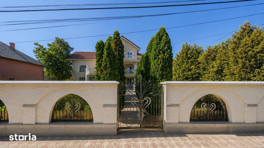 Casă cu 4 camere cu Teren 1241 Mp în Central