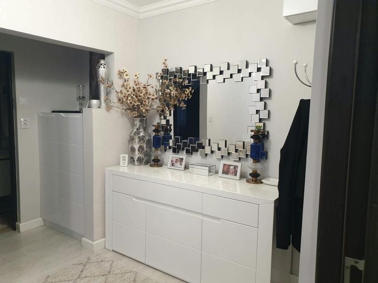 Apartament cu 2 camere decomandat în Exterior Vest